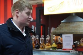 Полицейские в Екатеринбурге изъяли крупную партию армянской чачи (ФОТО) Полицейские в Екатеринбурге изъяли крупную партию армянской чачи (ФОТО)